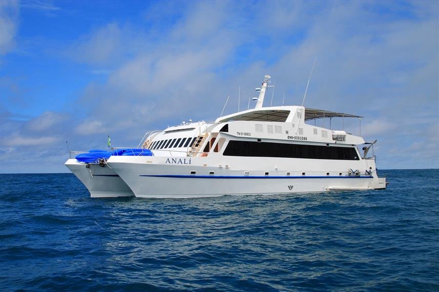 Anali Catamaran, Galapagos